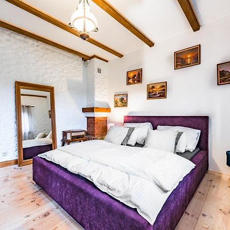Dworek Wiktorowo Hotel Budki Petrykowskie Esterno foto