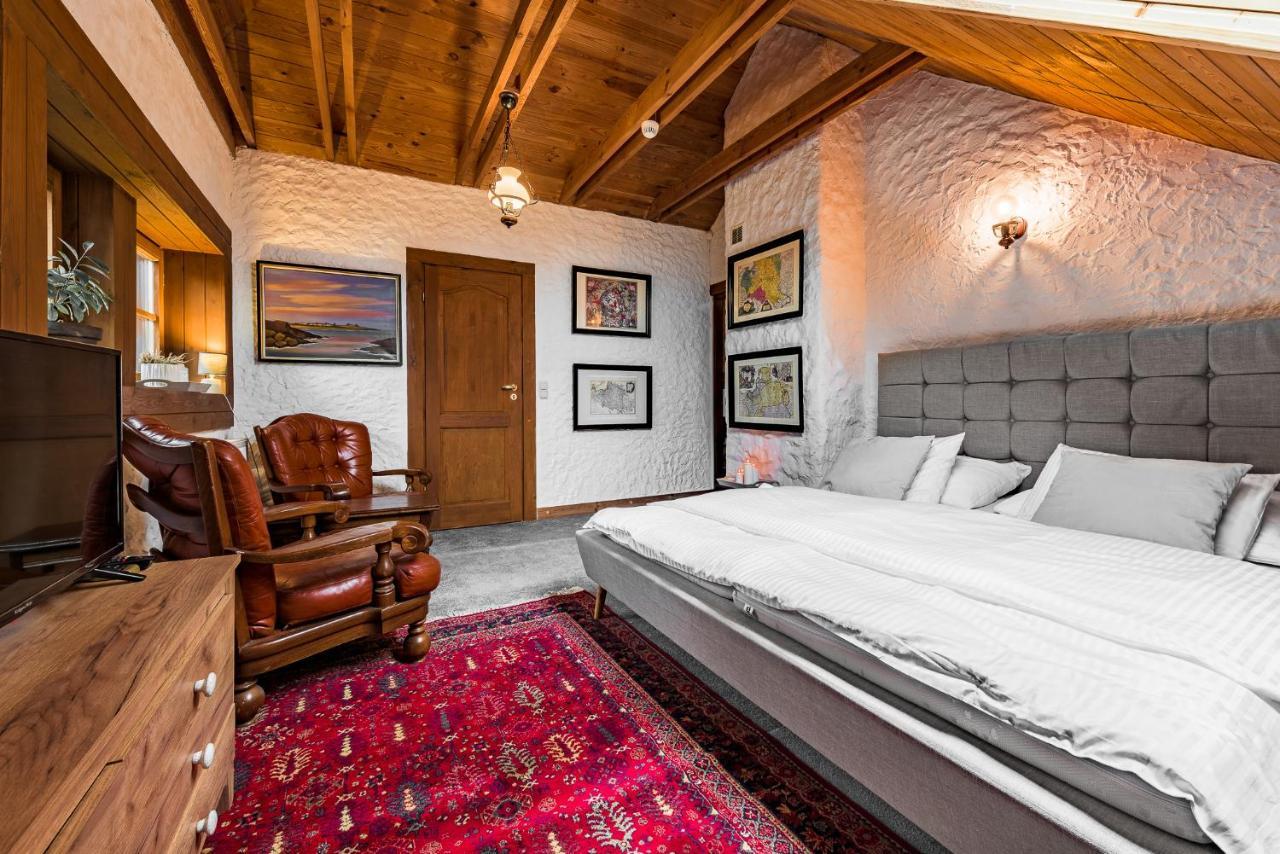 Dworek Wiktorowo Hotel Budki Petrykowskie Esterno foto