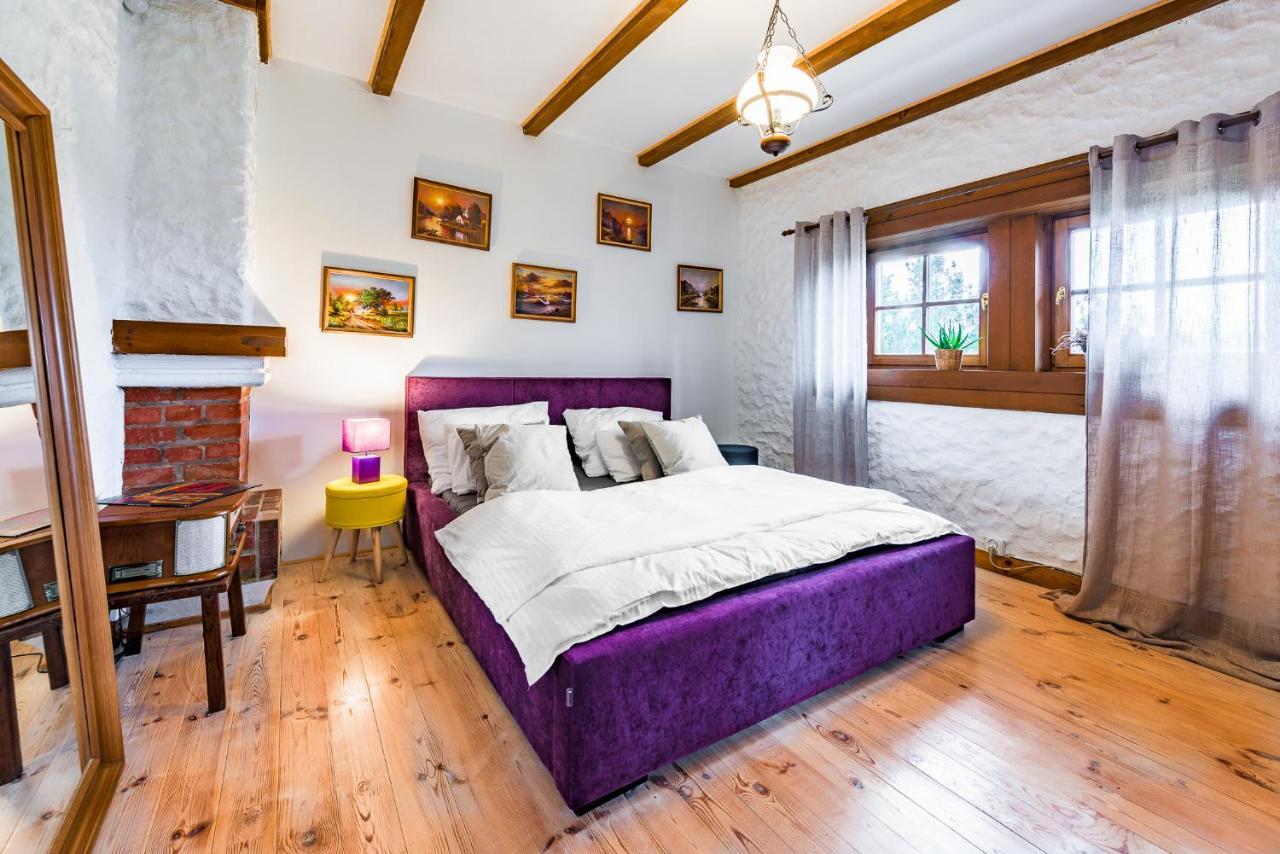 Dworek Wiktorowo Hotel Budki Petrykowskie Esterno foto