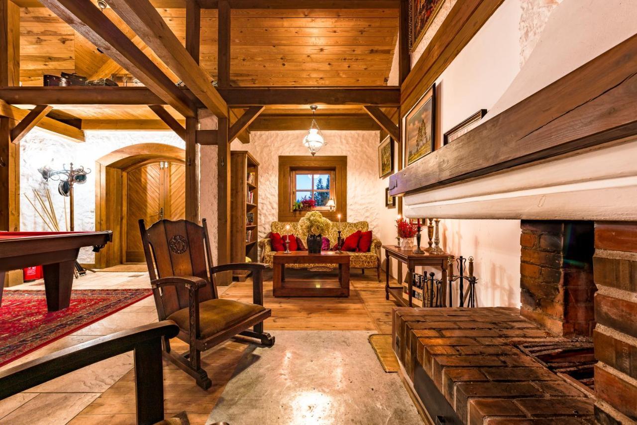 Dworek Wiktorowo Hotel Budki Petrykowskie Esterno foto