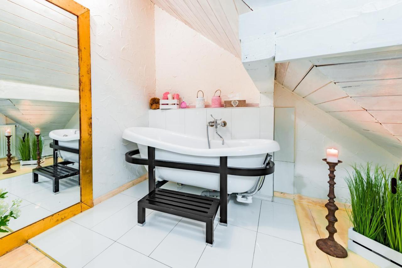 Dworek Wiktorowo Hotel Budki Petrykowskie Esterno foto